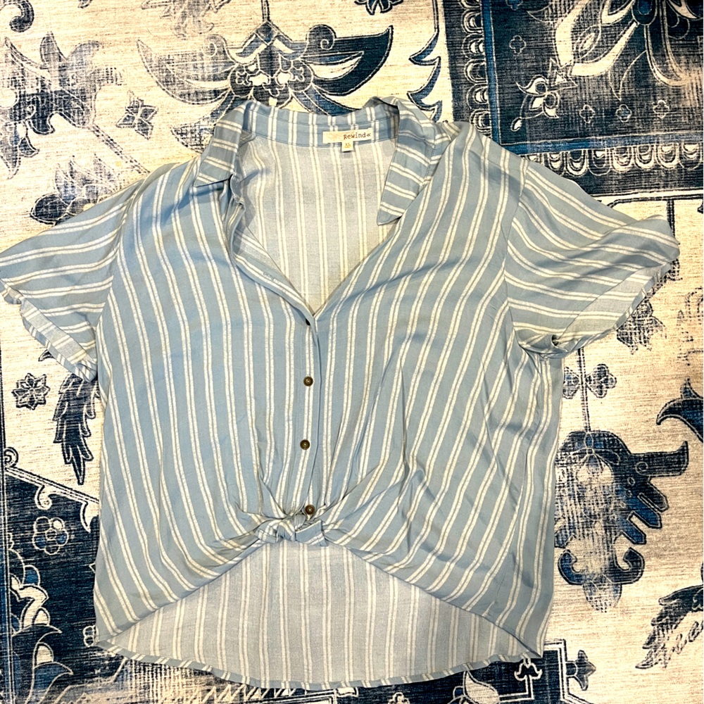 XL top from Bealls Light blue and white vertical stripes